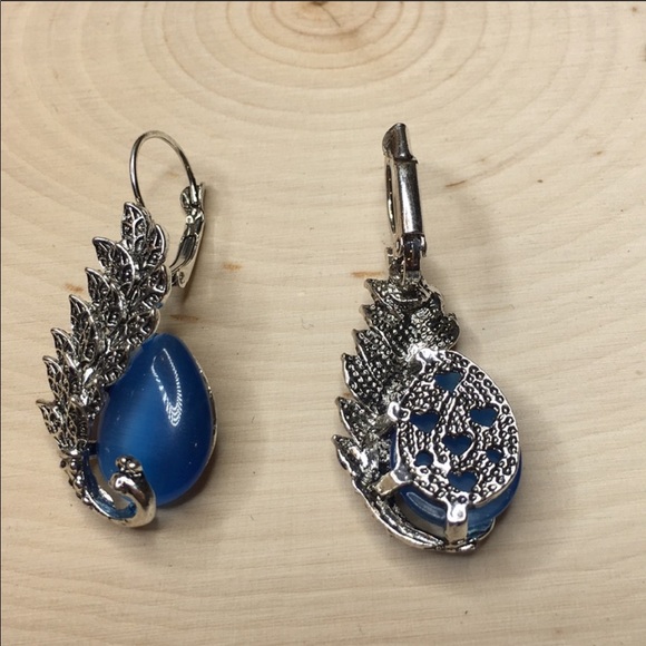 Peacock Earrings with Hatchback Clasp - Picture 4 of 6